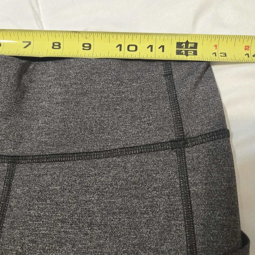 Lululemon Women's Pace Rival Crop Leggings Size 4, Heather Gray/Black